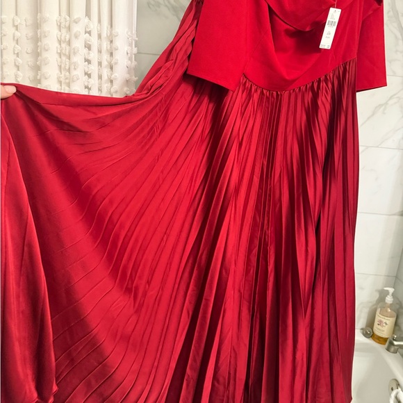 NWT Hutch Wedding Guest Dress Women's Long Sleeve Off-Shoulder Dress in Red - Picture 9 of 13